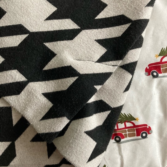 H&M Houndstooth Skirt - Picture 2 of 2